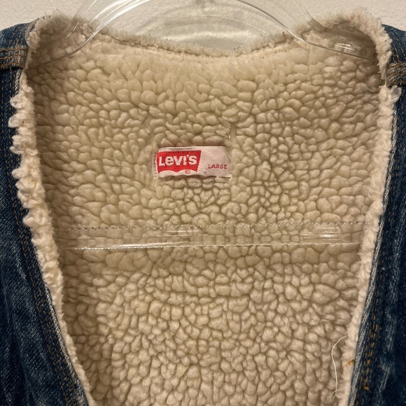 Levis Vintage Vest - Picture 2 of 3